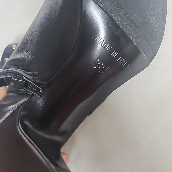 Russell & Bromley Black Leather Ankle Boots Sz 38.5 (7.5) - Picture 9 of 9